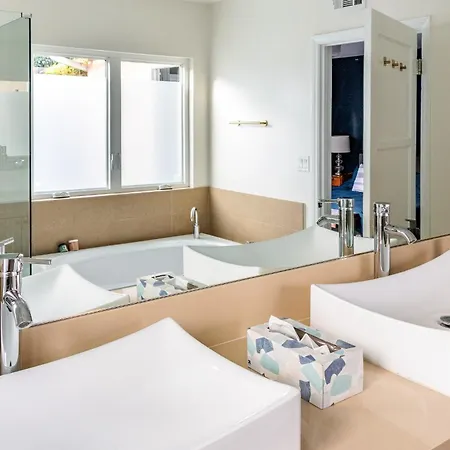 Cozy La Getaway With Hot Tub, 10 Min To Beach Los Angeles Exterior photo
