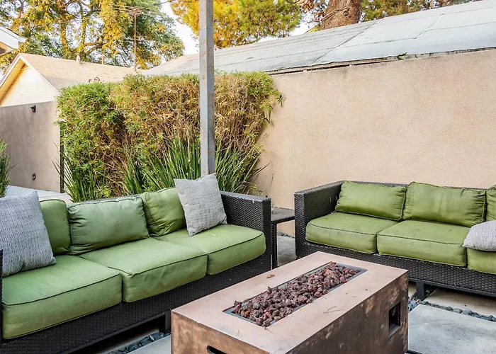 Cozy La Getaway With Hot Tub, 10 Min To Beach