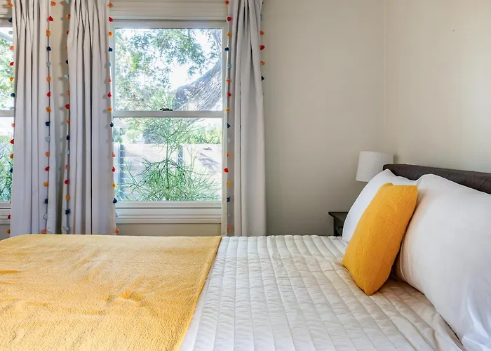 Cozy La Getaway With Hot Tub, 10 Min To Beach