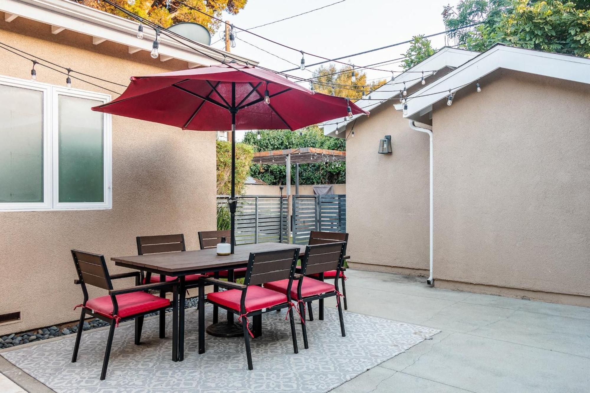Cozy La Getaway With Hot Tub, 10 Min To Сasa de vacaciones *